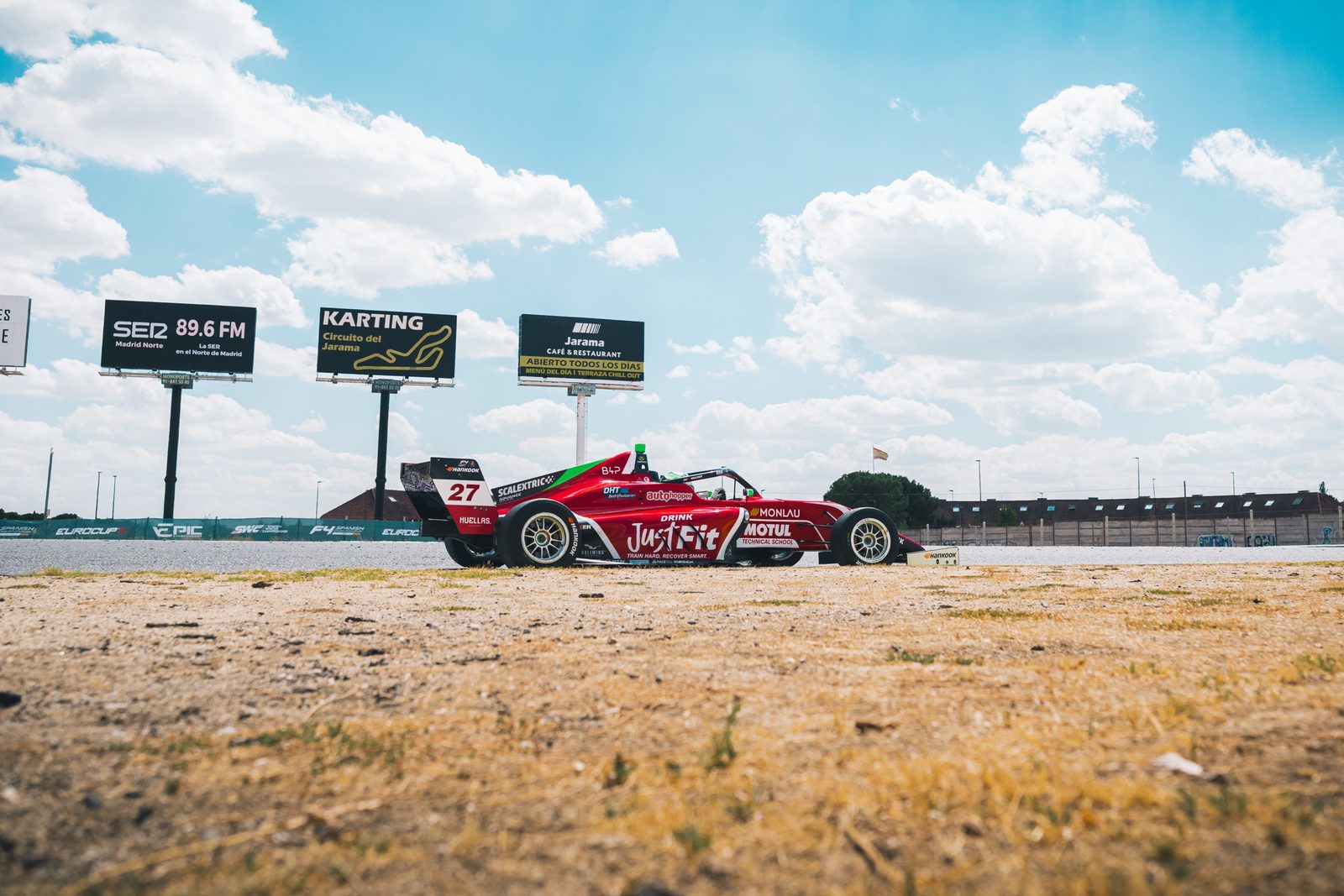 De Formule 4-auto van Juste Mulder op het Circuito del Jarama