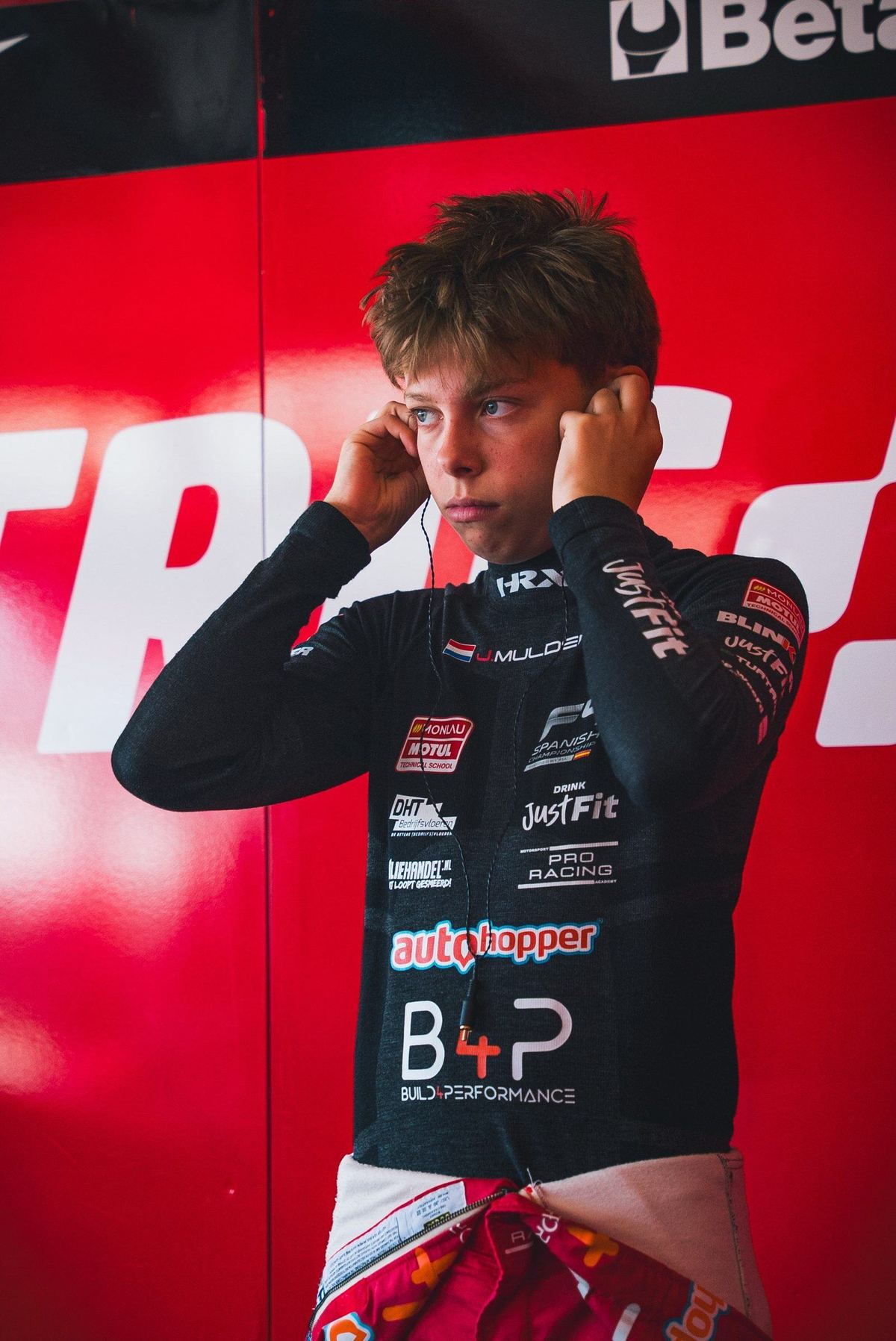 Juste Mulder bij de pitbox