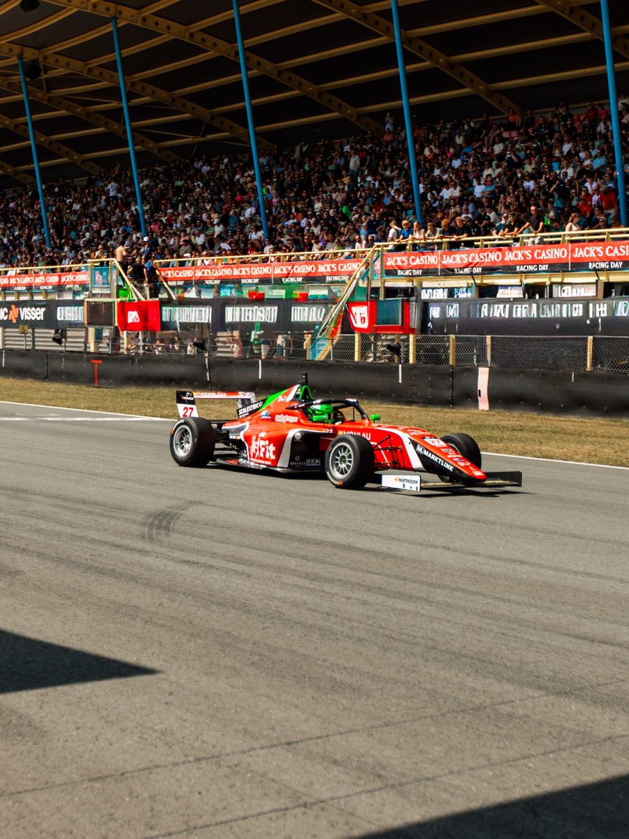 Volle tribune op het TT Circuit Assen
